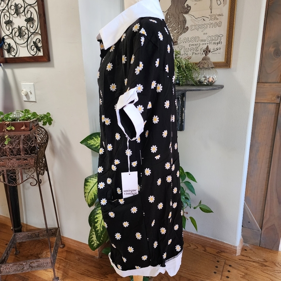 NWT Unique Vintage Daisy Print Patsy Romper - Picture 4 of 10